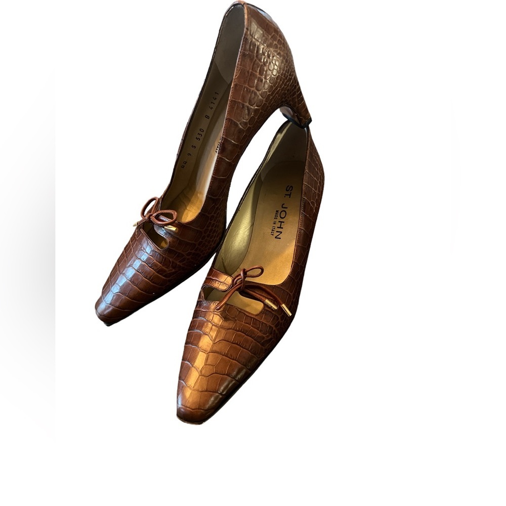 ST. JOHN CROC EMBOSSED BROWN LEATHER PUMPS SIZE 9AA